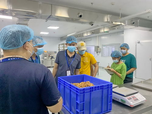 9月7日,罗定市市场监管局对银牛食品开展中秋 国庆节前食品专项监督检查
