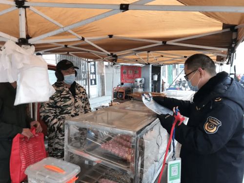 有一种热闹叫 赶年集 ,济南平阴市场监管部门检查年集食品安全